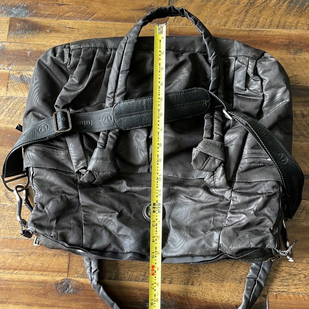 Lululemon Athletica Black Women's Gym Bag with Laptop Pocket